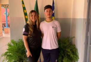 Gabrielle e Thiago vão apresentar tecido criado a partir do bagaço de cana-de-açúcar em uma feira, na Bahia — Foto: Divulgação/ Seduc