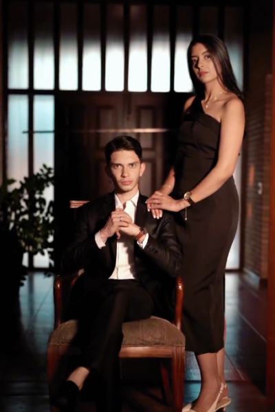 Investigação aponta que Kelly Ketle Dias de Sousa, hoje esposa do vereador Nicolas Sheldon, ocupa cargo de diretoria com salário acima de R$ 7 mil.